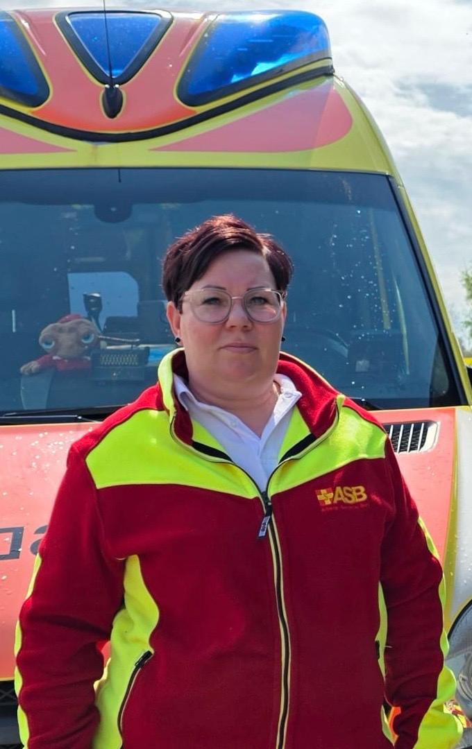 Aniko Rackow SEG-Gruppenführer und Stv Leiterin Sanitätsdienst.jpg Aniko Rackow SEG-Gruppenführer und Stv Leiterin Sanitätsdienst.jpg